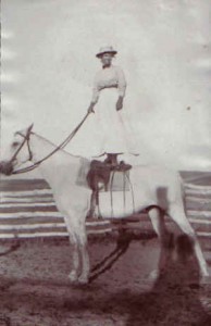 Ec_on_horse1