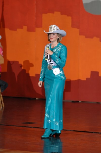 Rodeo+Queen+Dress+Patterns Rodeo Queen Dress Patterns http://www.couturecowgirl.com/wp/tag/rodeo ...